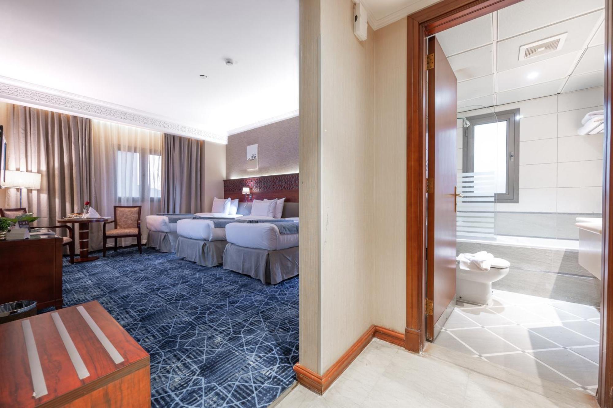 Shaza Regency Plaza Al Madinah Hotell Medina Exteriör bild A room at the hotel