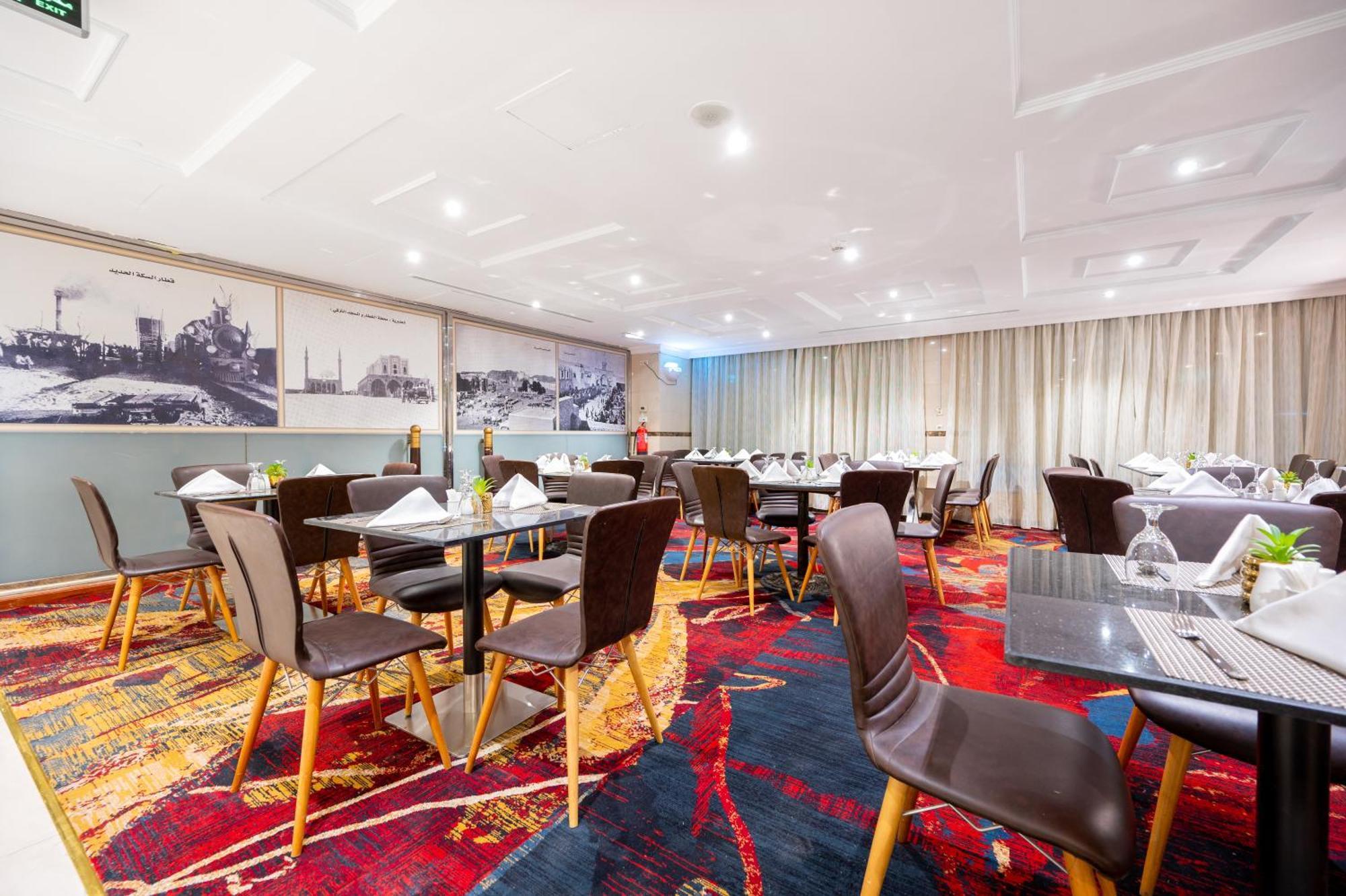 Shaza Regency Plaza Al Madinah Hotell Medina Exteriör bild The lounge at the airport