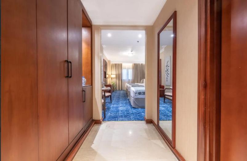 Shaza Regency Plaza Al Madinah Hotell Medina Exteriör bild A guest room at the hotel