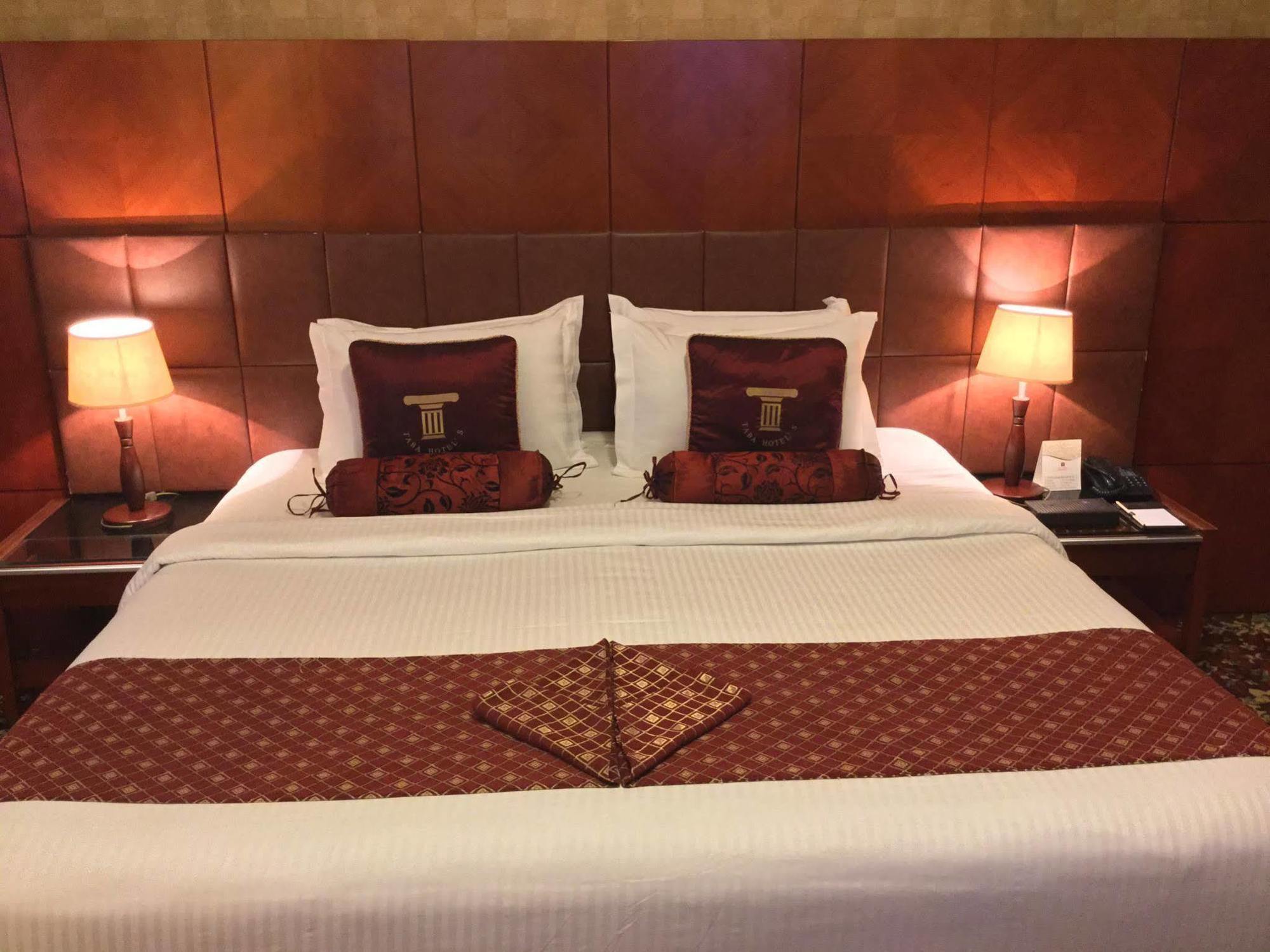Shaza Regency Plaza Al Madinah Hotell Medina Exteriör bild A bedroom at the hotel