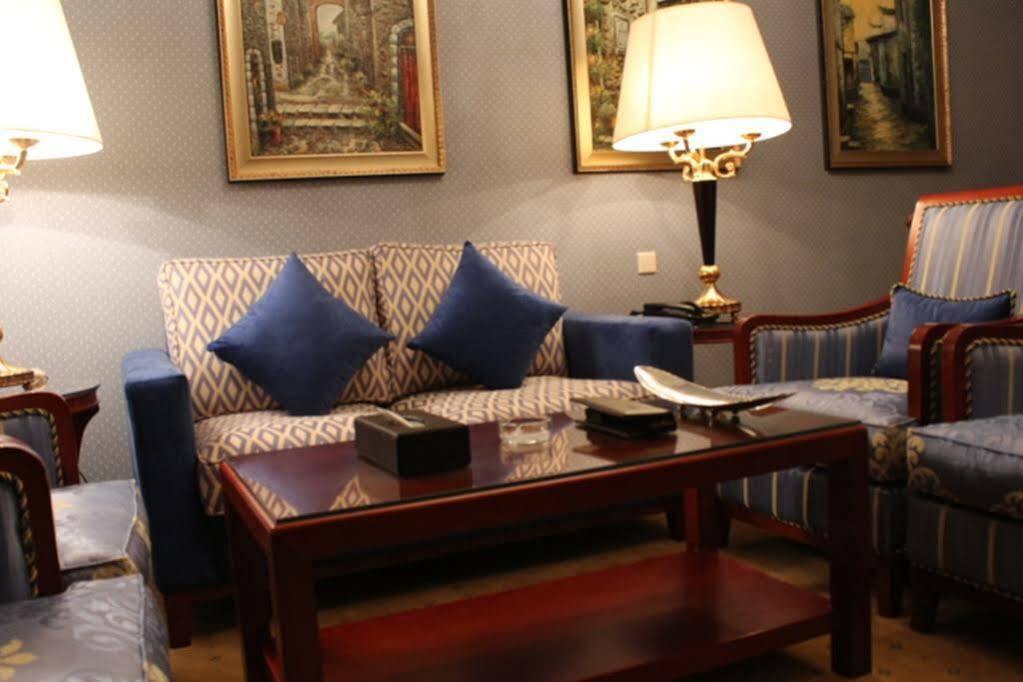 Shaza Regency Plaza Al Madinah Hotell Medina Exteriör bild A living room